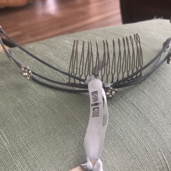 Vintage tiara so unique brand Erin cole - Picture 3 of 5